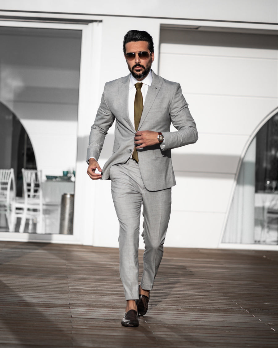 The Light Grey Wedding Suit | The Modern Groom